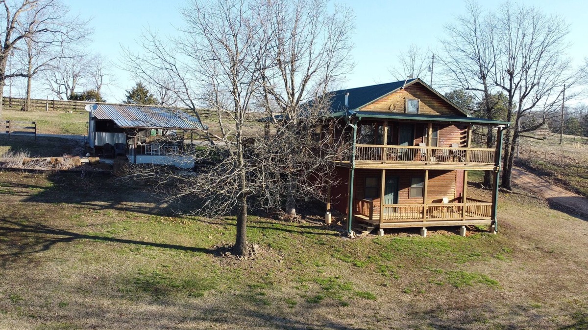 Compton Cabin | Papa Bear Log Cabin at the Buffalo River