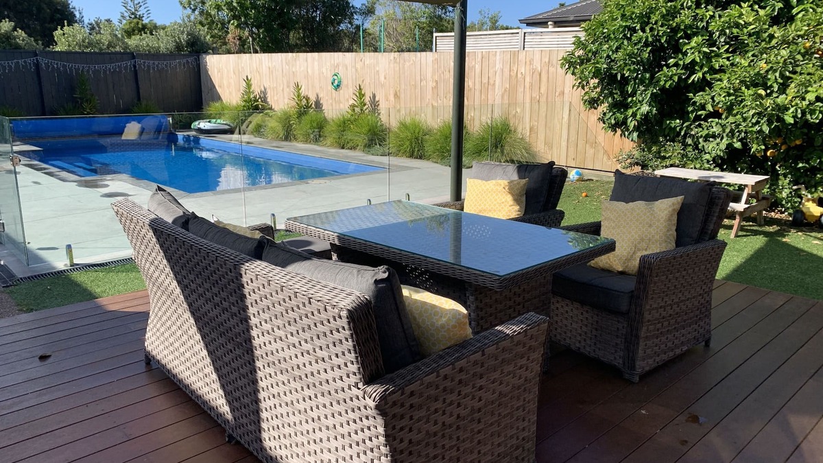 Papamoa Beach House | Papamoa Beach Pool and 5brms