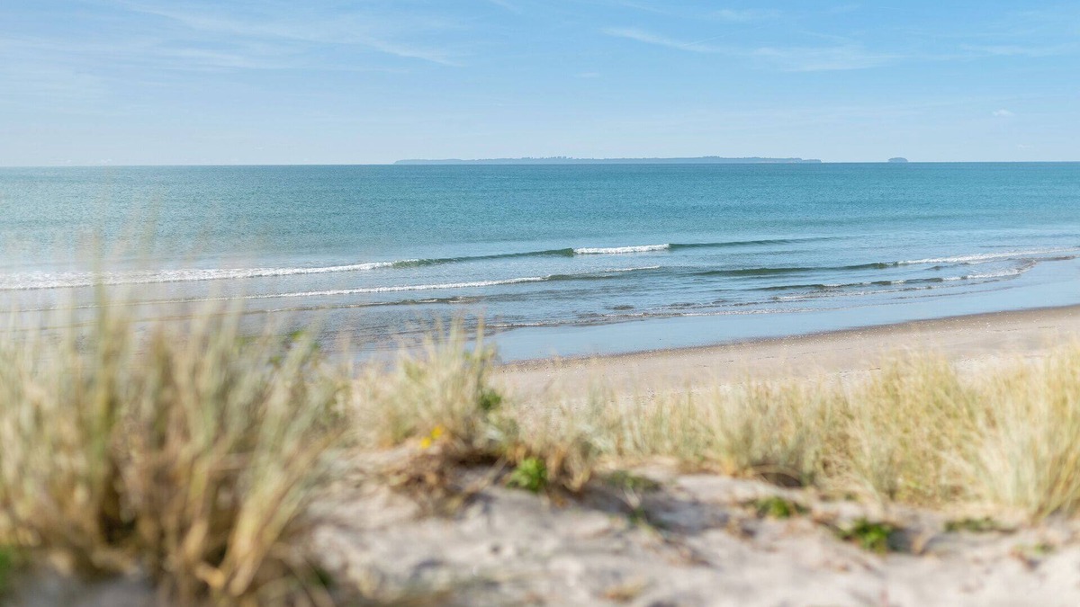 Papamoa Beach House | Papamoa Waves - Seaside Getaway