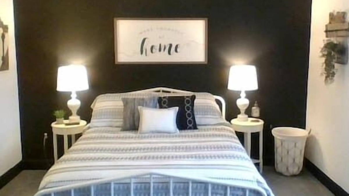 Huntington Mills Bed & Breakfast | Paper Mill Pines Bed and Breakfast: The Cedar Room