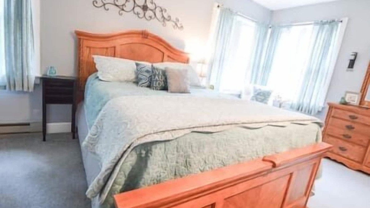 Cambra Bed & Breakfast | Paper Mill Pines Bed and Breakfast: The Cypress Room