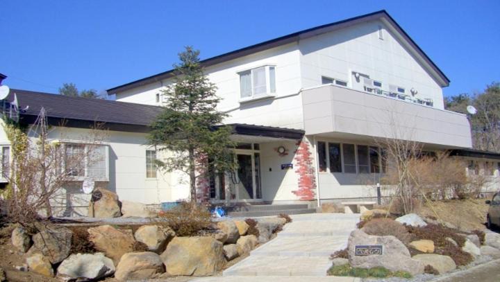Yumoto House | Paper Moon
