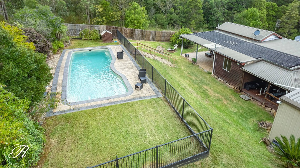 Booral Cottage | Paperbark - A tranquil eco-friendly rural retreat with privacy and a pool.