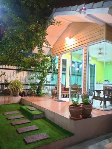 Ban Phan Thom House | Papermoon Guesthouse