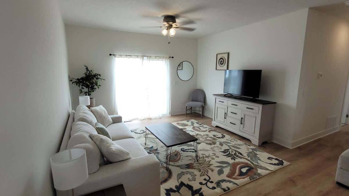 Papillion House | Papilion 4 Bd 4Ba House