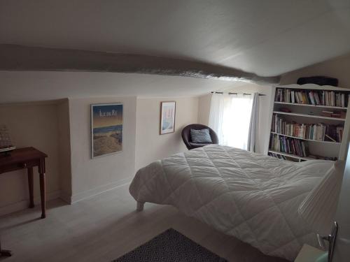 Mauze-sur-le-Mignon House | Papillon de la peroterie