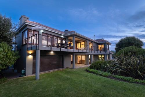 Still Bay Apartment | Papillon