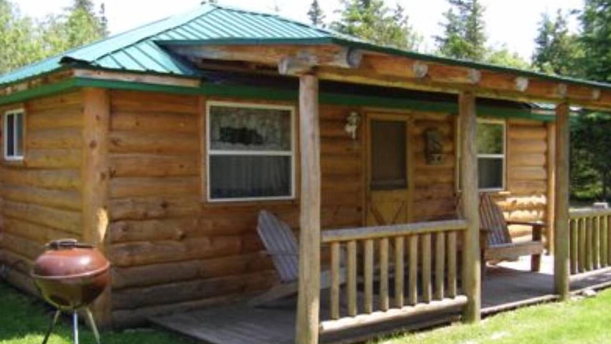 Drummond House | Papins Resort Cabin #5
