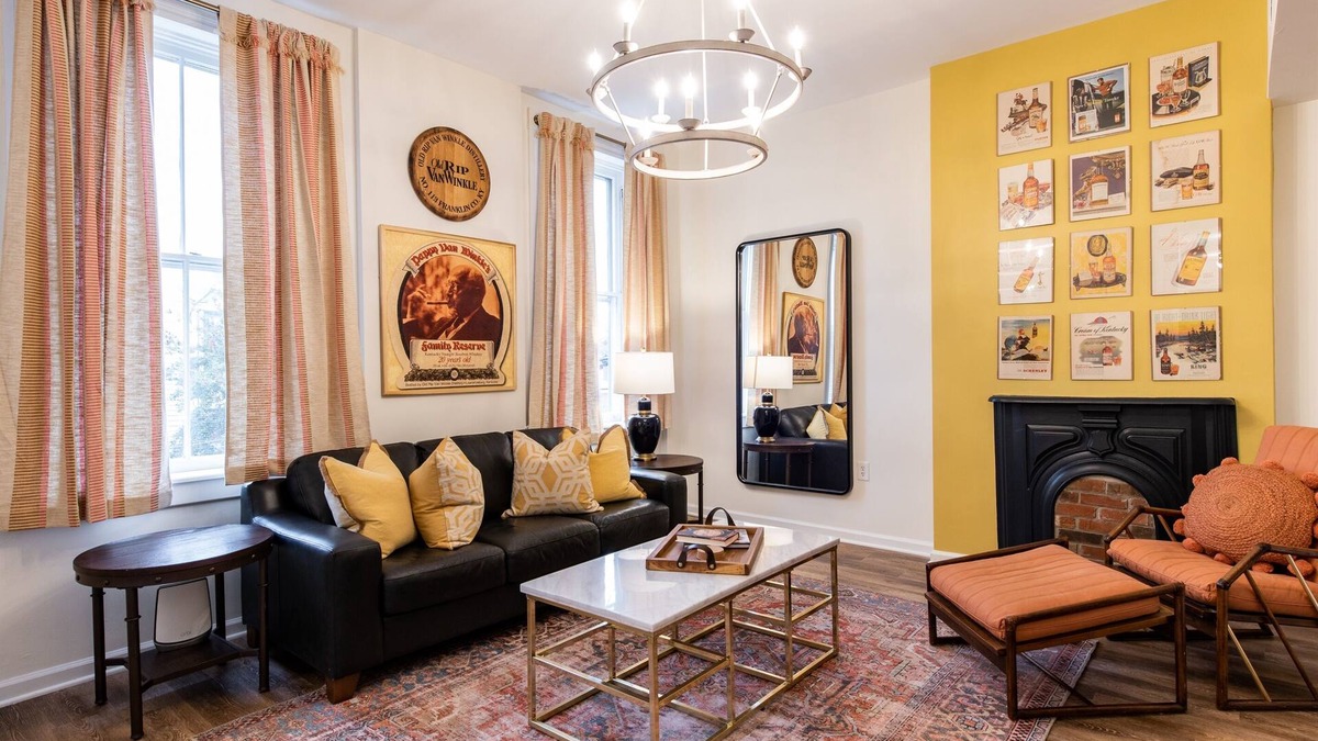 Versailles Hotel | Pappy VanWinkle Suite, The Woodford Hotel