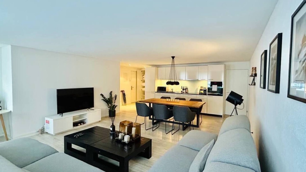 Old Town Apartment | Paradeplatz/In Gassen Apartment by Airhome