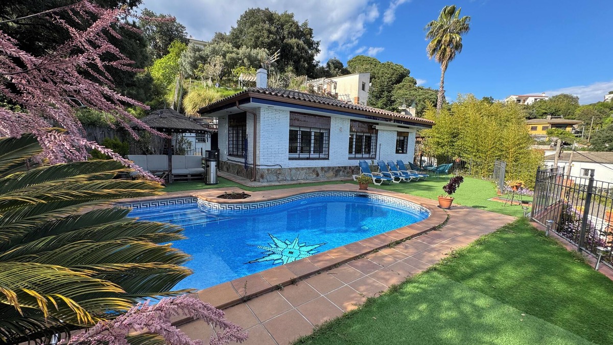 Sant Cebria de Vallalta House | PARADISE HOUSE SWIMMING POOL TRANQUILITY