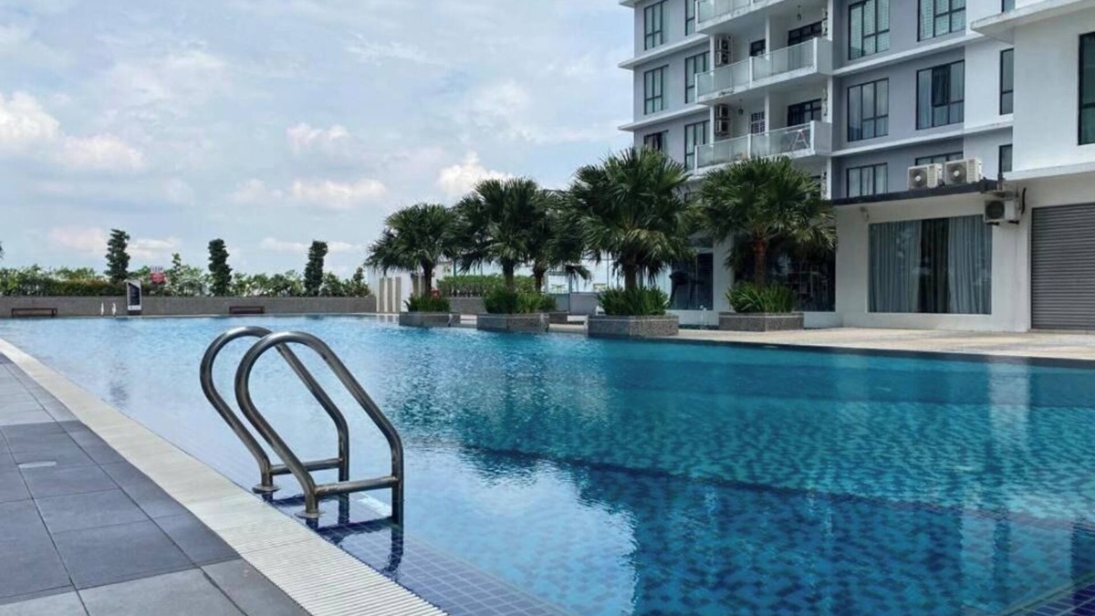 Taman Bukit Mewah Apartment | Paradigm Mall Platino 2BR 2FREE By Natol