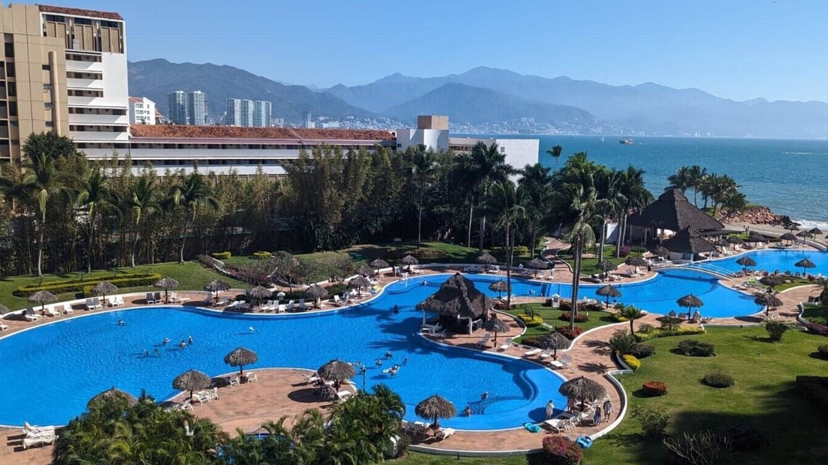 Marina Vallarta Condo | Paradise at Shangrila, Beachfront