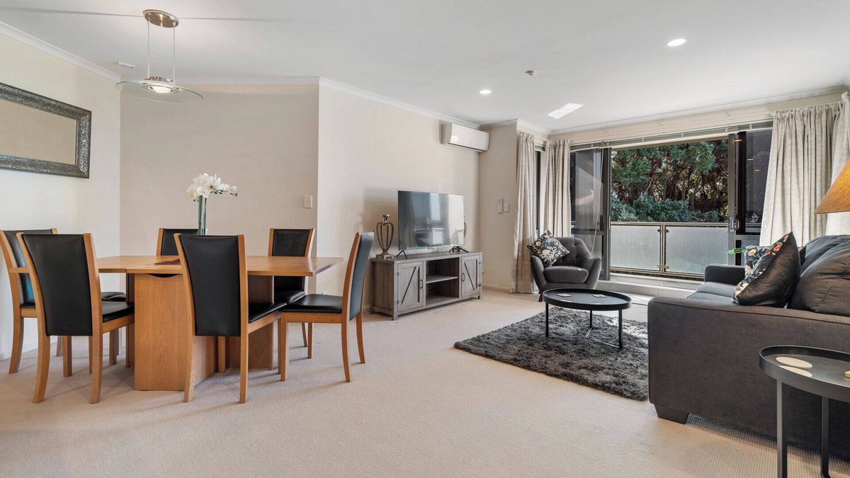 Mount Maunganui Cottage | Paradise at The Paramount - Mt Maunganui Apartment
