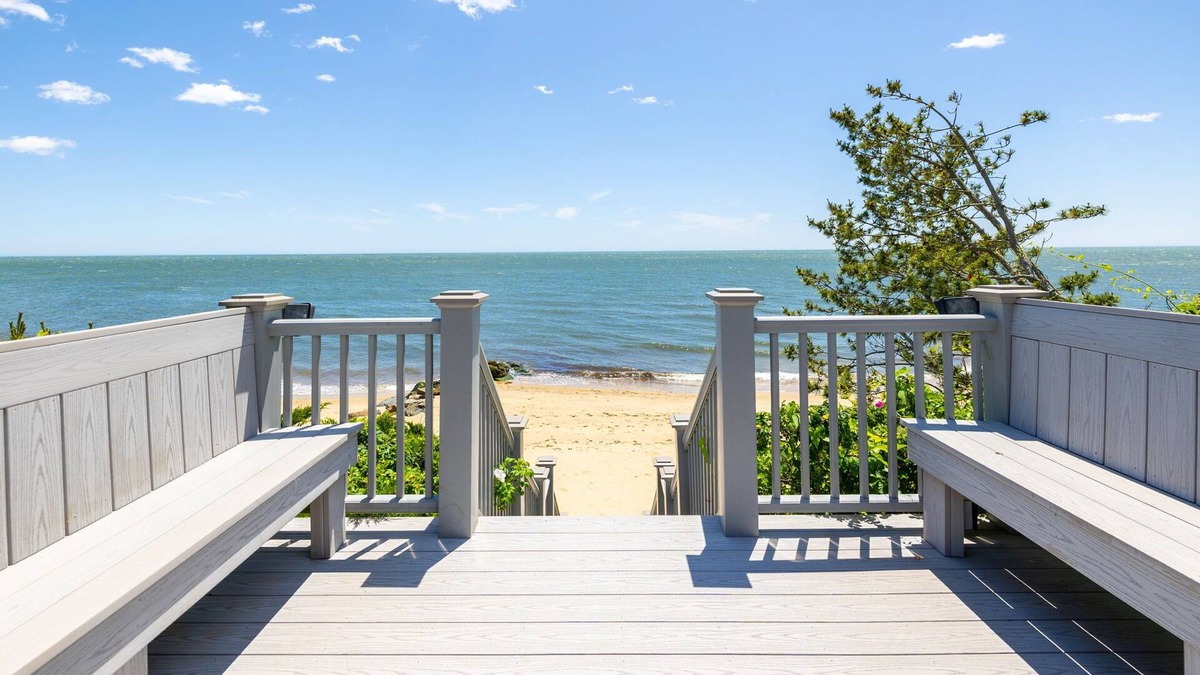 Dennis Port House | Paradise Awaits you! Sleeping 14, this oceanfront complex is perfect!