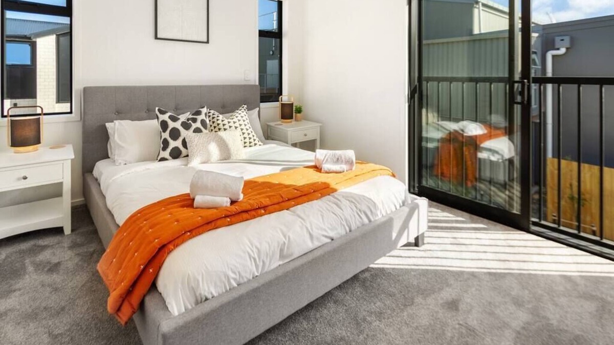 Upper Riccarton House | Paradise Called Home, 3 Bed, 2.5 Bath, Garage