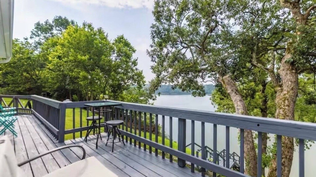 Danville House | Paradise Cottage-Enjoy Herrington Lake Views Lake Access! Bourbon trail Getaway!
