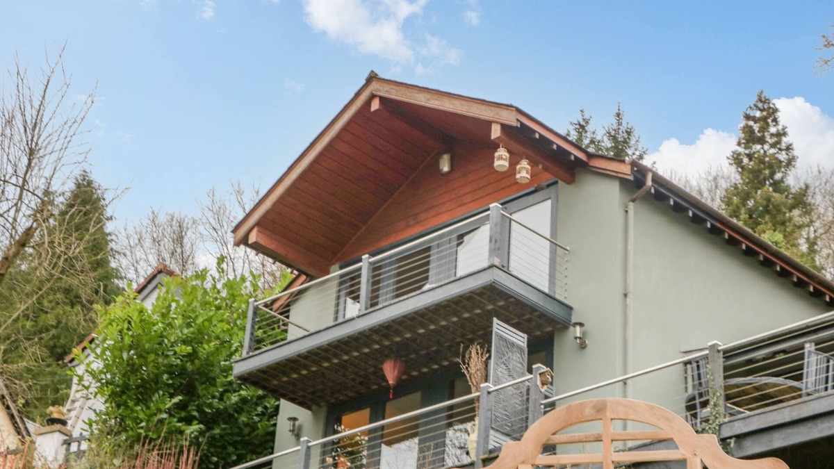 Symonds Yat Cottage | PARADISE FOUND, pet friendly, with hot tub in Symonds Yat