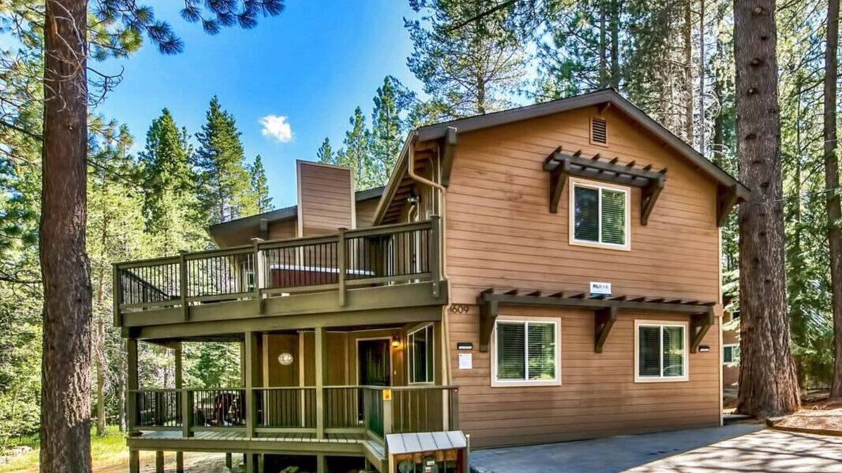 Tahoe Paradise House | Paradise Found - Stunning Forest Views, Pets, Hot Tub, Games