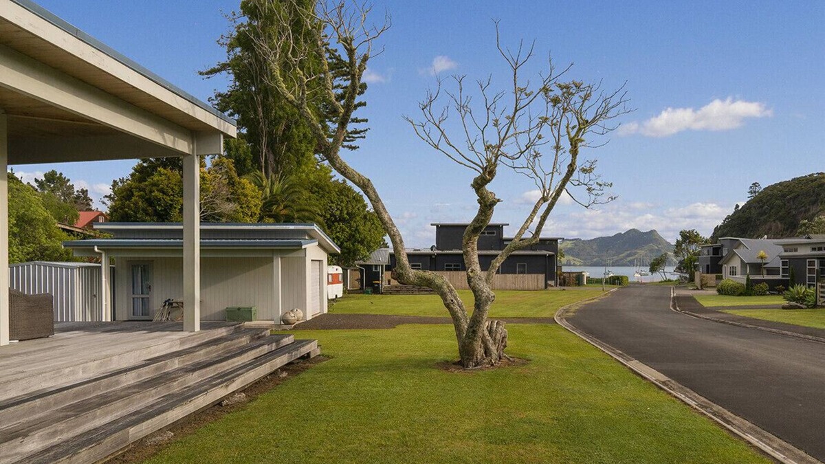 Cooks Beach Cottage | Paradise in Flaxmill Bay - Flaxmill Bay Home