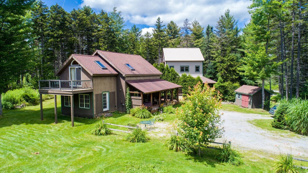 Mount Holly House | Paradise in Mount Holly!
