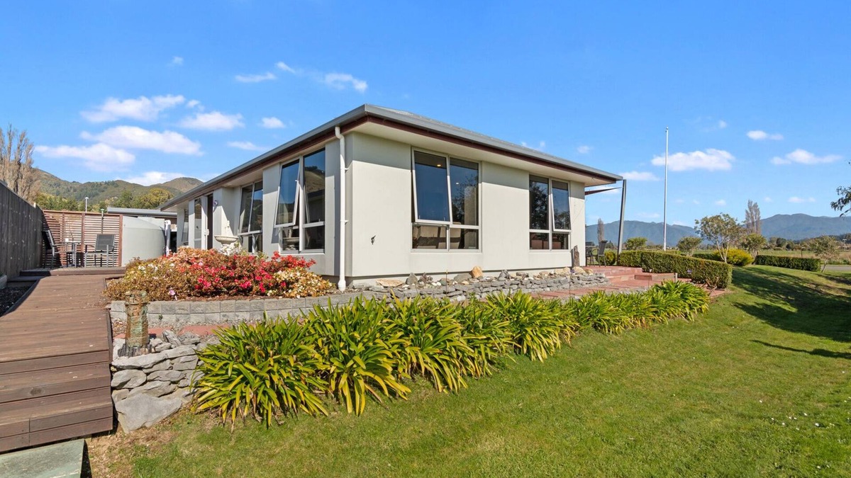 Pohara House | Paradise in Pohara - Pohara Beach Holiday Home