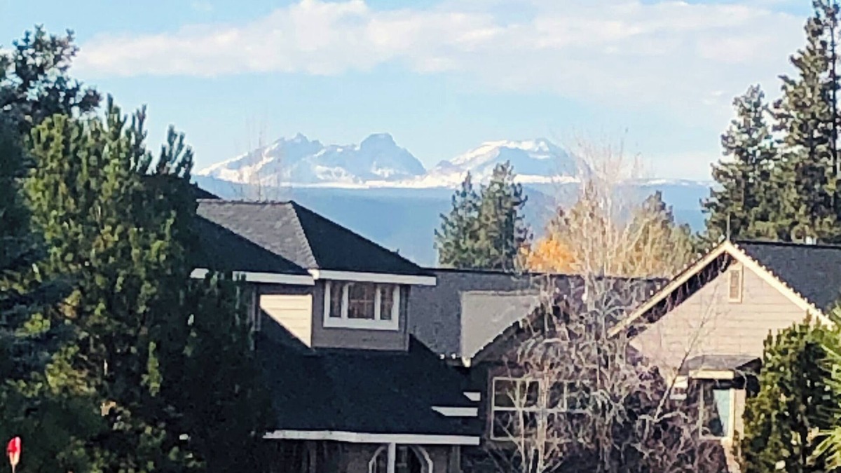 Century West Cottage | Paradise in The Parks on Westside with summer pool, bike trails and restaurants.
