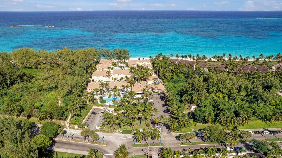 Paradise Island Villa | Paradise Island 9A-Sunrise Beach Club-Beachfront-Safe Haven Villa Del Mar