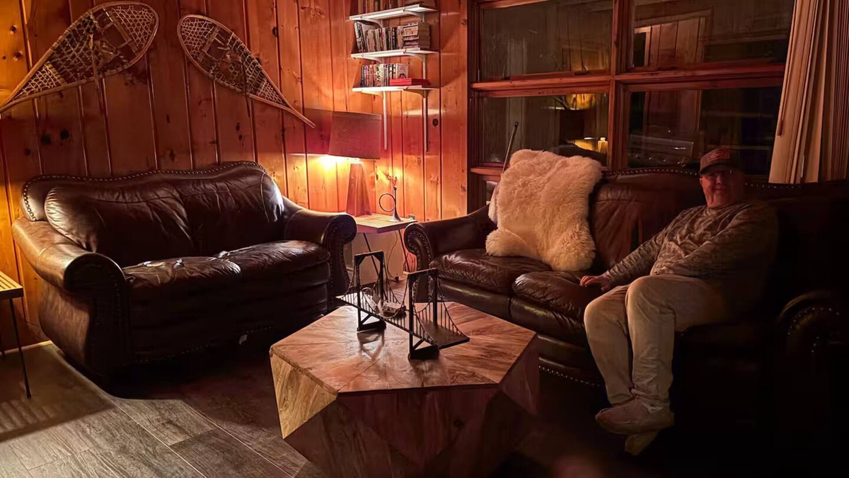 Carp Lake Cabin | Paradise Lake near Mackinaw City. Lakefront, near downtown & ferry docks