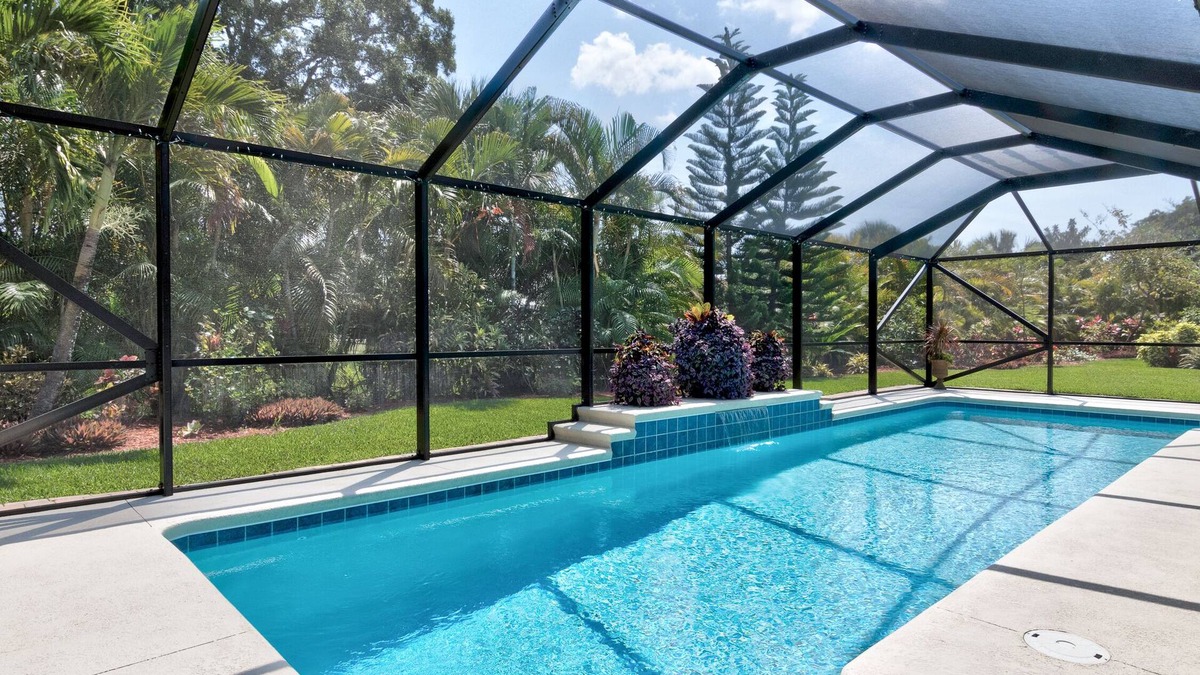 Sebastian Highlands House | 🍹🌞 Paradise Oasis! Beautiful Heated Pool, Pet Friendly, Wi-Fi, Near Beaches!