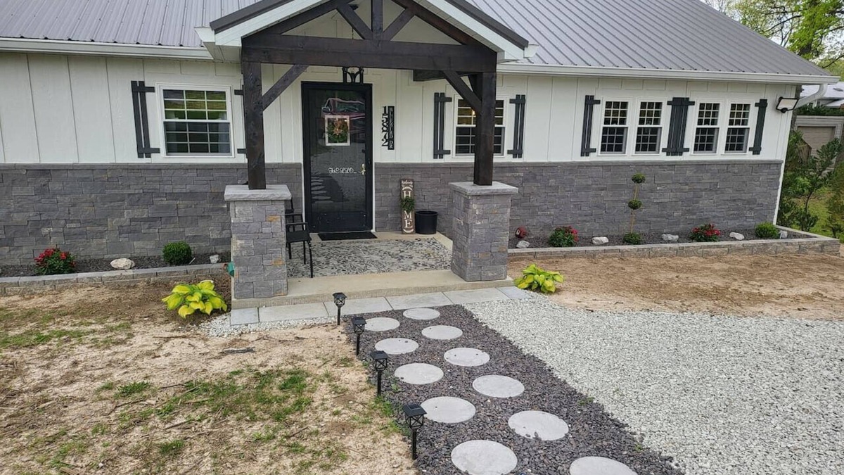 Effingham House | Paradise on Bluebird