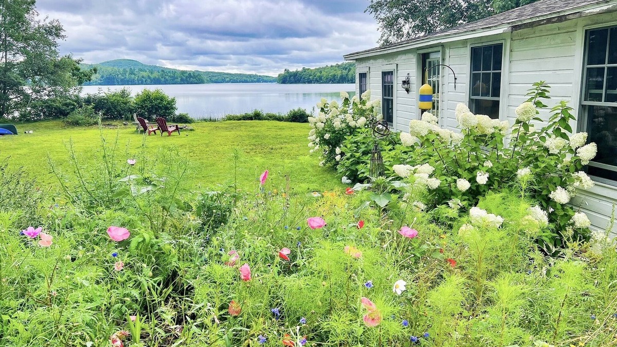 Hope Cottage | Paradise On Hobbs Pond ! Cottage on lake front! Only 8 minutes to Camden !