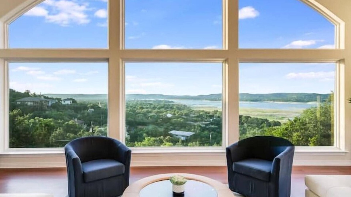 Travis Landing House | Paradise on Lake Travis