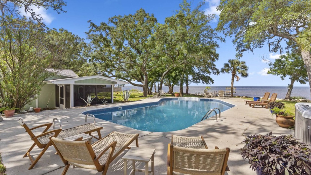 Magnolia Bluffs House | "PARADISE ON THE BAY!" Private Pool, Dock & Hot Tub! Just 10 min to SGI