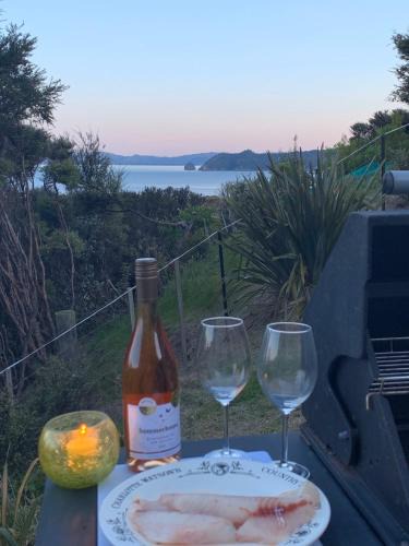 Tuateawa House | Paradise on the Hill