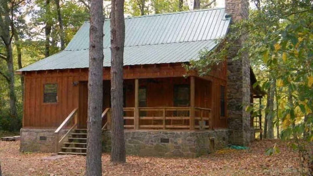 Wilburn Cabin | Paradise on the Little Red River and prime trout fishing!
