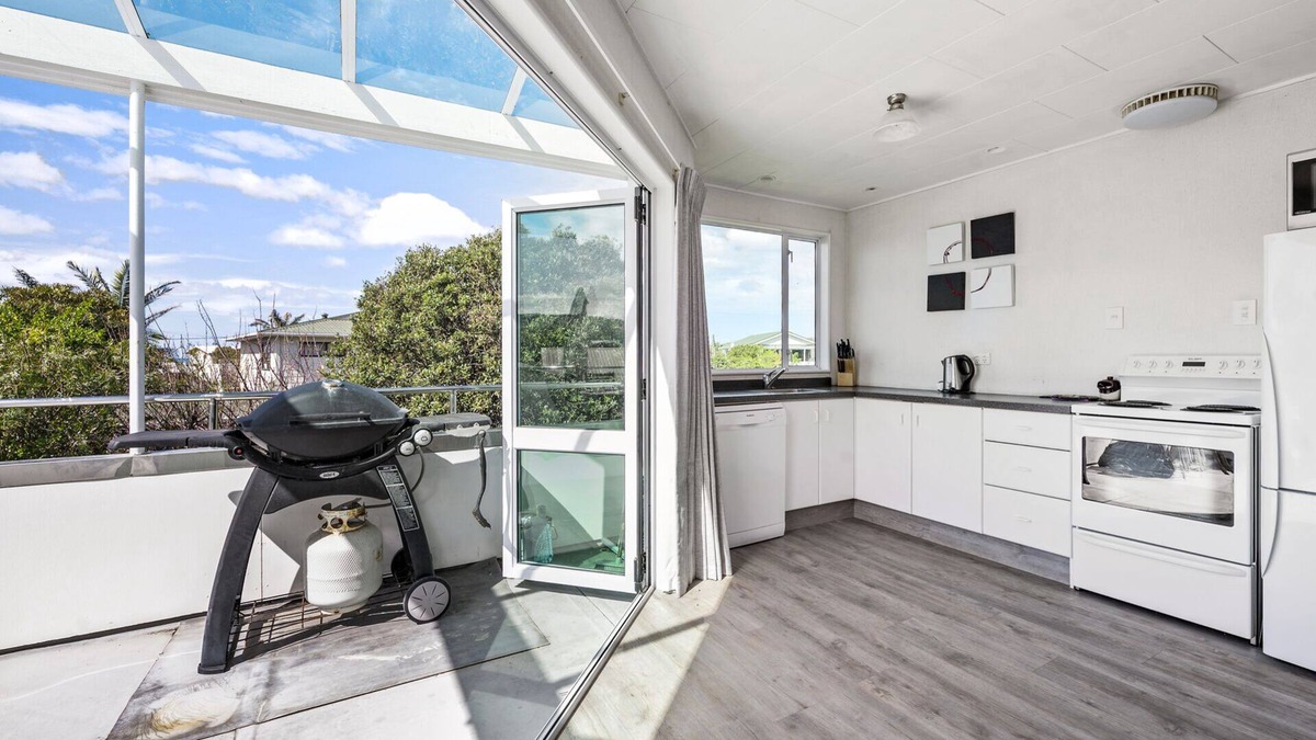 Waimarama House | Paradise Palms - Waimarama Holiday Home