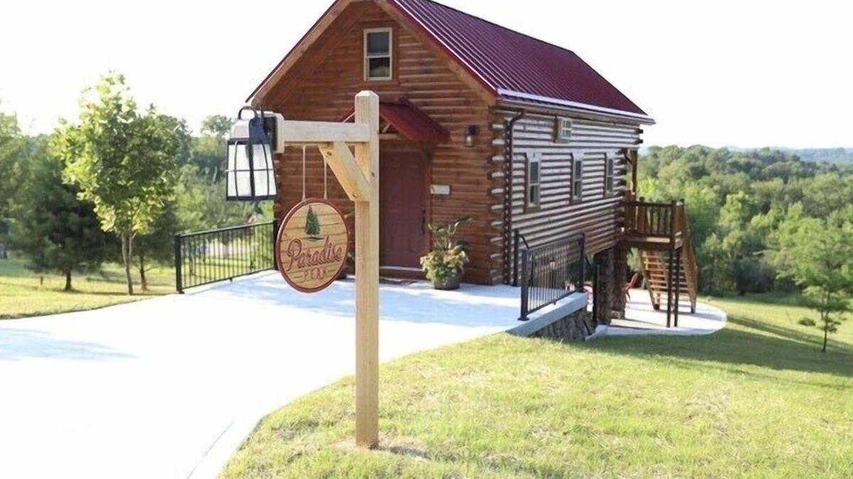 Millersburg Cabin | Paradise Peak “Hummingbird”Cabin With Jacuzzi Tub