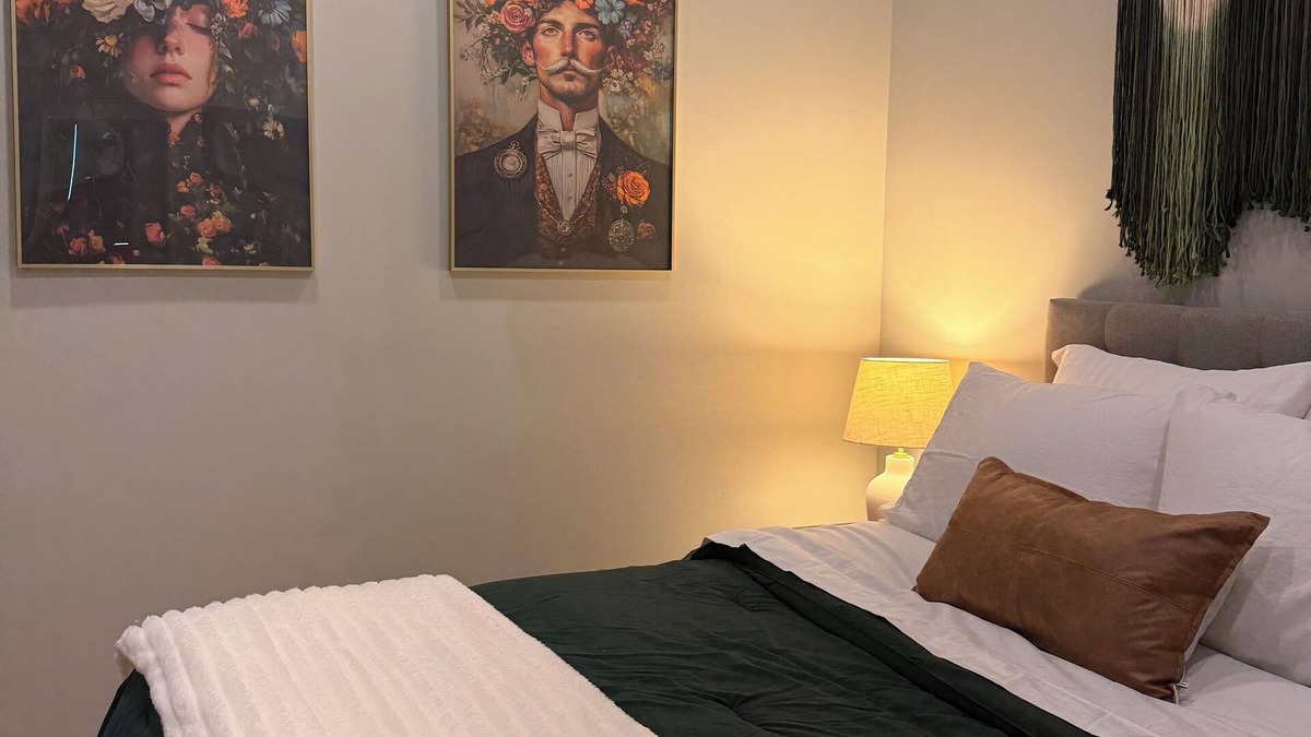 Faribault Apartment | Paradise Perch-Cozy 1-bedroom apartment in downtown Faribault with Arcades.