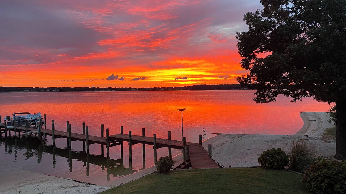 Mount Holly House | Paradise point- beach front/dock/kayak/fishing