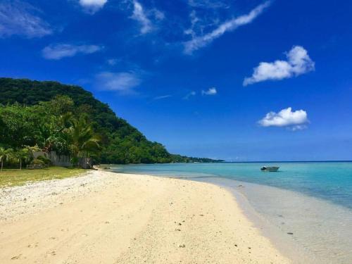 Port Vila House | Paradise Point Escape