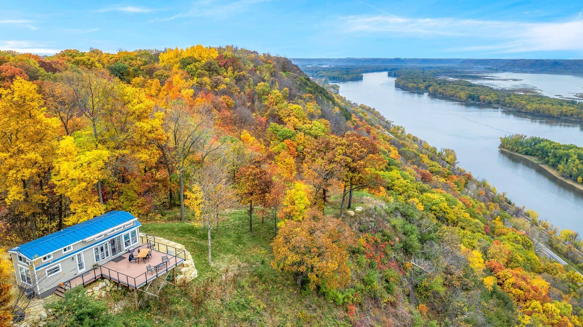 De Soto Cabin | Paradise Point- Sleeps 2 HOT TUB