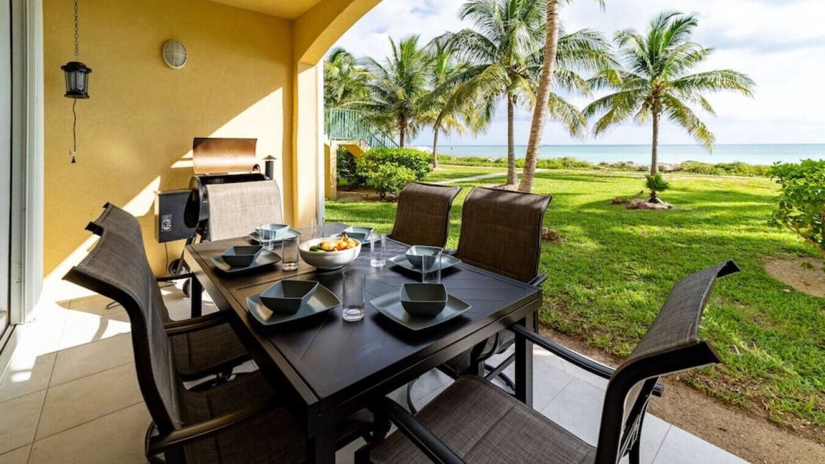 Bahamas Terrace Condo | Paradise Retreat, A Tropical Oceanfront Villa