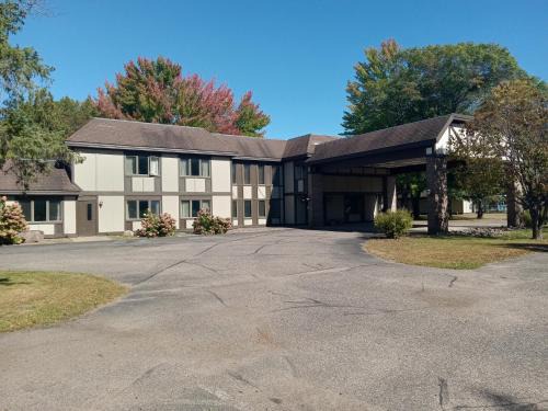 Holcombe Hotel | Paradise Shores Hotel