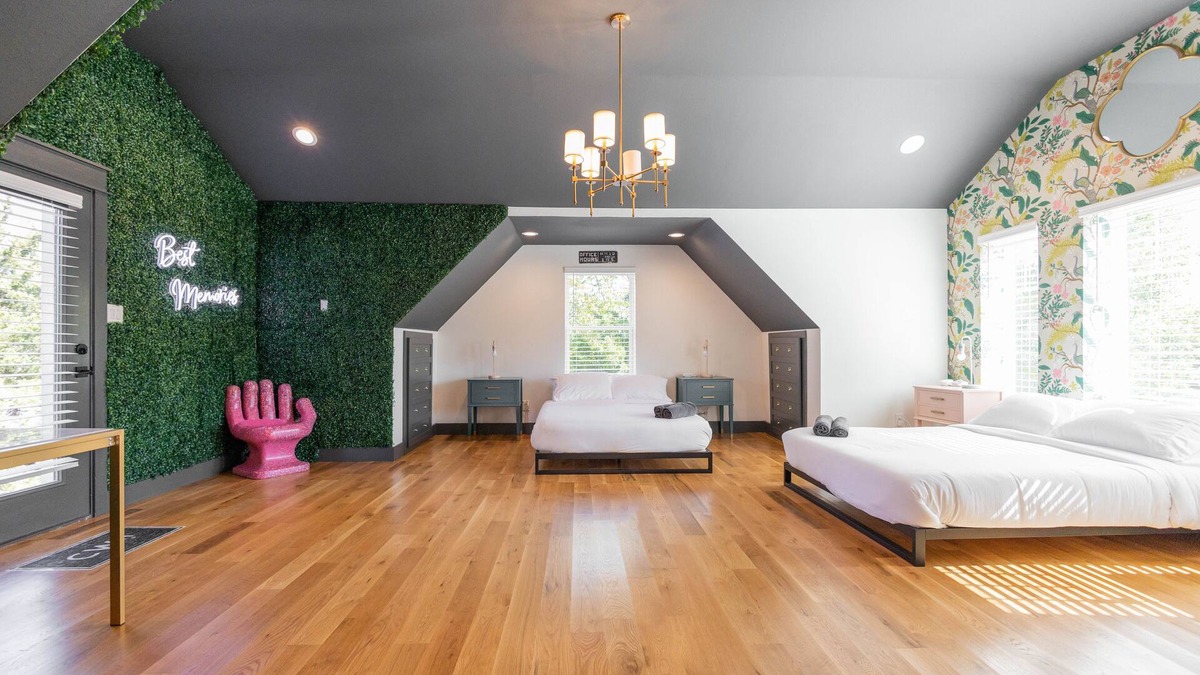 Waxahachie House | Paradise Tiger Mansion 6BR W Pool, Weddings Events