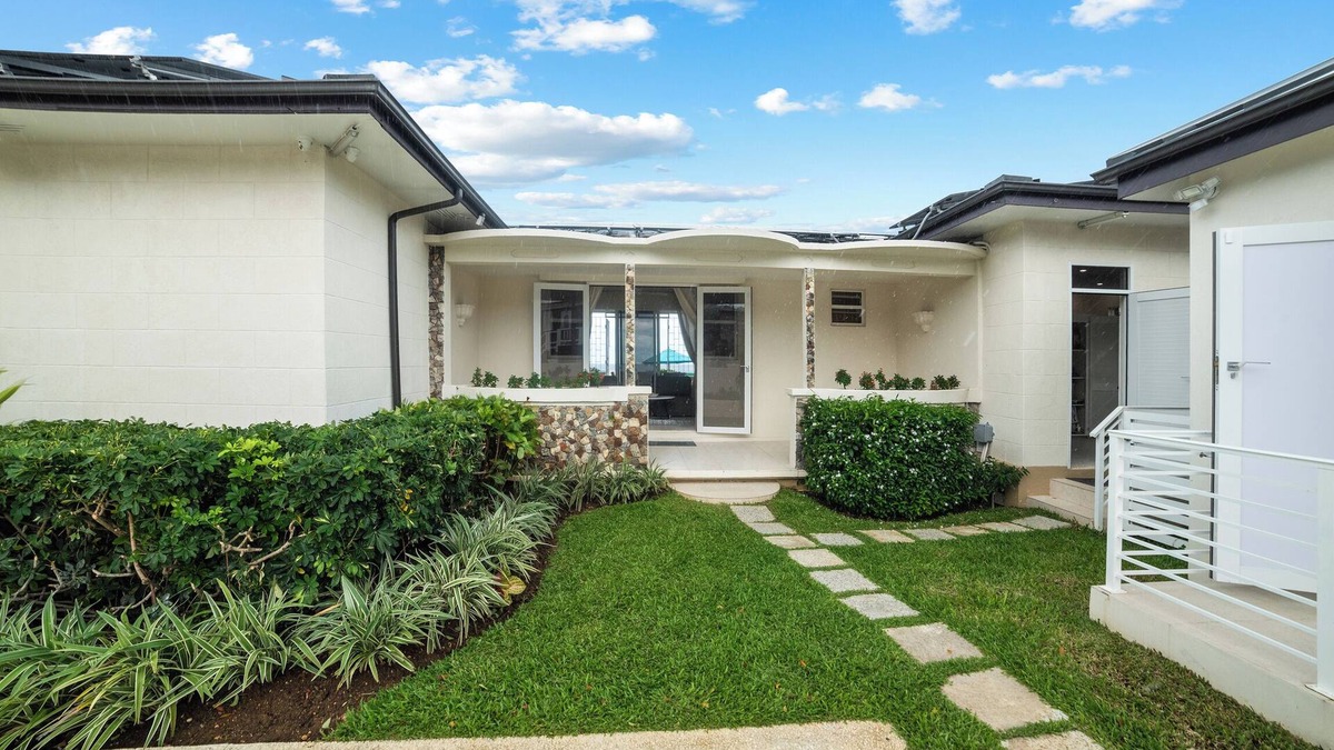 Fitts Village Villa | Paradise Villa