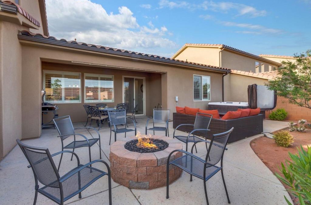 Santa Clara House | Paradise Village Resort 86 Private Hot Tub, Game System, Community Amenities, and more