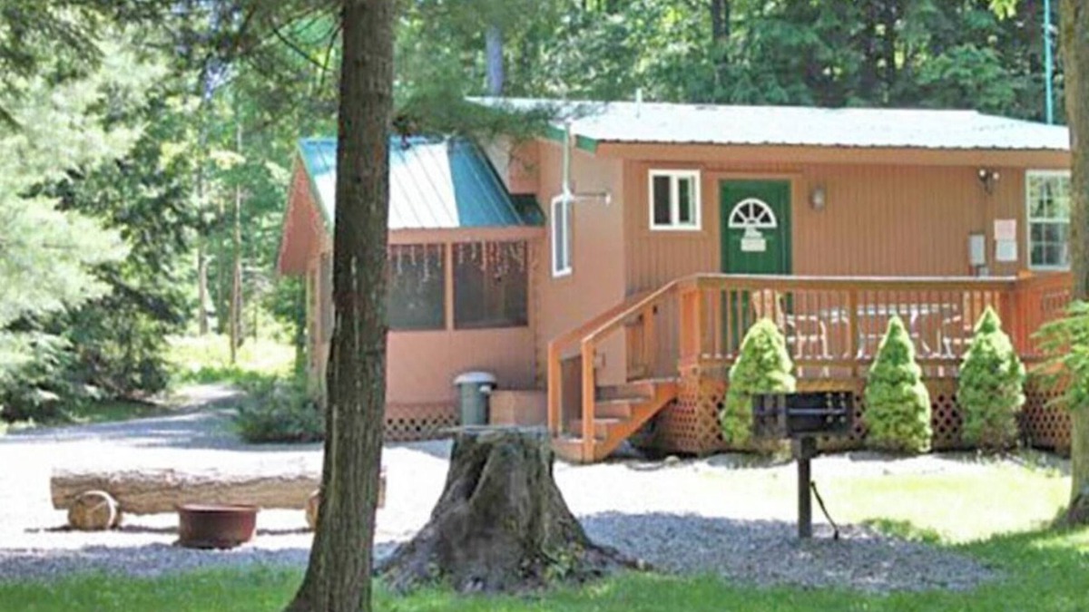 Sigel Cabin | Paradise West