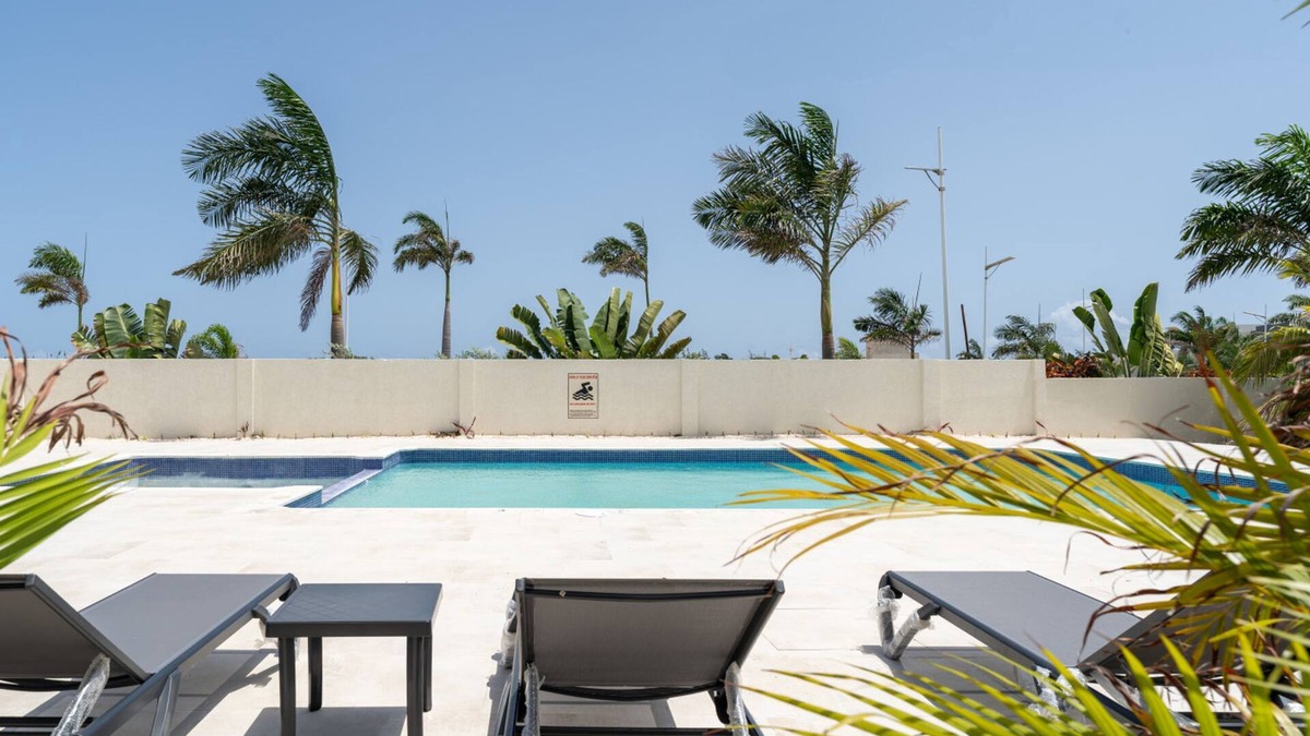 Summerfield Apartment | Paradisiac Euphoria Beach Access Pool 24hr Gated