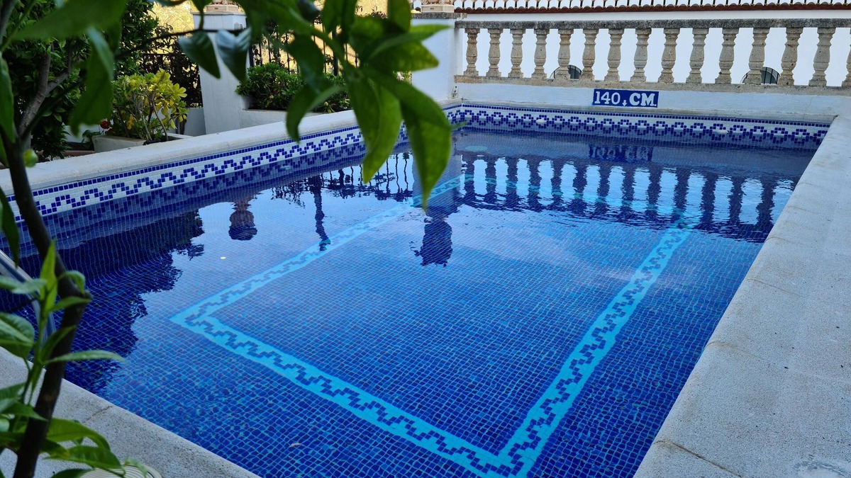 Conchar Villa | Parador del Silo (Alhambra, beach, snow and Alpujarra) Air Conditioning and Wifi